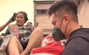 Turun Tangan Bantu Evakuasi Ibu dan Bayi 1 Bulan, Baim wong: Bisa Bu