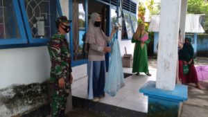 Wujudkan Generasi Indonesia Sehat, Babinsa Dampingi Kegiatan Posyandu di Konawe