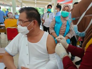 1.700 Dosen dan Karyawan UNM Jalani Vaksinasi Covid-19