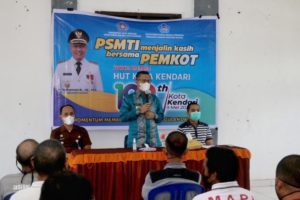 Jelang HUT Kota Kendari ke 190 dan Idul Fitri, PSMTI Kota Kendari bagikan 500 Paket Sembako