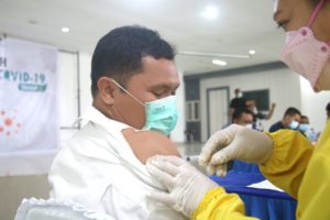 Jelang Akhir Tahun, DPRD Kendari Minta Vaksinasi Dikebut