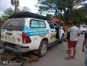 Massa FRASA Sandera Mobil Operasional Dinkes Muna saat Blokade Poros Wakumoro-Laiba