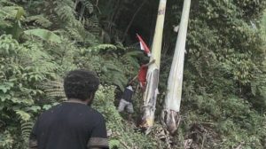 Tak Punya Bendera Merah Putih, Warga Papua Hadang Jenderal TNI