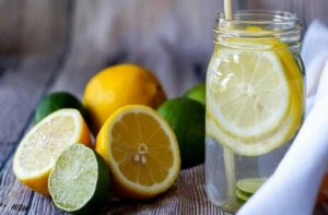Rutin Minum Air Lemon Hangat Tiap Pagi, Hasilnya Tak Terduga