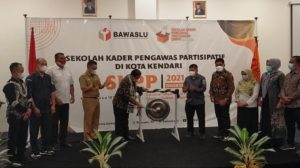 Ketua Bawaslu RI Buka SKPP di Kendari, Harapkan Lahir Kader-Kader Pengawas untuk Pemilu 2024