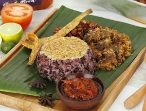 Bikin Nagih, Songkolo Bagadang Sensasi Kuliner Dini Hari
