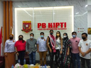 Tiba di Kendari, Puteri Indonesia 2020 Roro Ayu Maulida Berkunjung Ke HIPTI Sultra