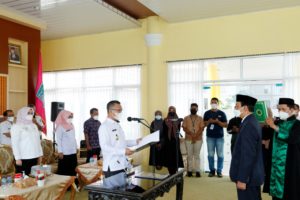 Wali Kota Lantik Agus Salim Safrullah sebagai Dewan Pengawas Perumda Kota Kendari