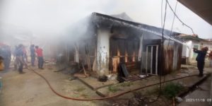 Delapan Loss di Pedys Market Kendari Terbakar, Kerugian Ditaksir Ratusan Juta Rupiah