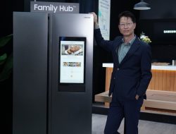 Samsung Perkenalkan Samsung Family Hub, Kulkas Revolusioner Asisten Pintar di Dapur