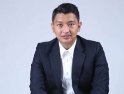 Arief Rosyid Unggah Permohonan Maaf, Netizen Singgung Pemalsuan Tanda Tangan JK