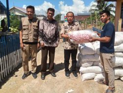 Pemkab Konawe Serahkan 50 Paket Bantuan Alat Penangkap Ikan untuk Nelayan di Soropia
