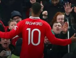 Obati Kegagalan di Piala Dunia, Rashford Cetak Gol Cantik MU di Carabao Cup