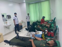 Peduli Stok Darah, 26 Prajurit Kodim 1417/Kendari Ikuti Kegiatan Donor Darah