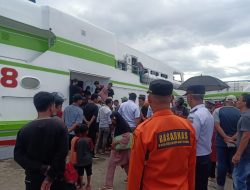 Akibat Menabrak Karang, KM Ekspress Cantika 168 Tujuan Kendari Kandas di Perairan Pulau Hari, KPP Kerahkan 4 Kapal Penolong