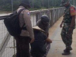 Respon Keluhan Warga, Bhabinkamtibmas Polsek Bondoala dan Babinsa Bondoala Perbaiki Jembatan Laosu