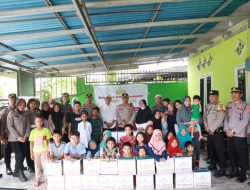Berbagi Kepada Sesama Dibulan Suci Ramadhan, Polresta Kendari Distribusikan 100 Paket Sembako ke Pantai Asuhan dan Korban Bencana