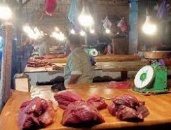 Jelang Lebaran Harga Daging Sapi dan Ayam Potong di Pasar Tradisional Kendari Naik