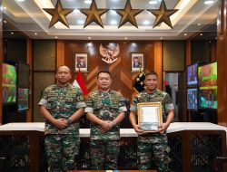 Kasad Berikan Penghargaan Kepada Sertu Dirhamsyah Prajurit TNI AD Juara Dunia Kempo