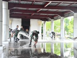 Peduli Fasilitas Umum, Korem 143/HO Gelar Program Sapu Bersih di Areal Gedung Eks MTQ Kendari