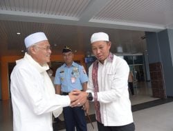 Jamaah Haji Kloter 24 Telah Tiba di Kota Kendari, Kakanwil Kemenag Sultra: Semoga Para Jamaah Mendapatkan Predikat Haji Yang Mabrur