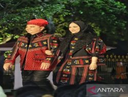 Hari Batik Nasional, Pj Gubernur Promosikan Tenun Khas Sultra di Istana Negara
