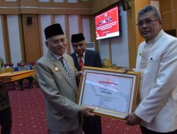 Pj Wali Kota Kendari Muhammad Yusup Raih Penghargaan Kota Peduli HAM