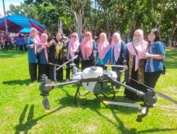 Dukung Konawe Sebagai Kota Padi, Lanud Halu Oleo Gelar Atraksi Drone Agras T40 Pada HUT Konawe ke 64