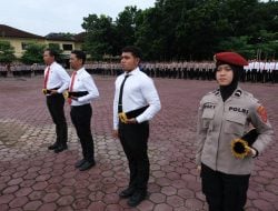 Wakapolda Sultra, Brigjen Pol Dwi Iriyanto Berikan Penghargaan Bagi 42 Personel Polda Sultra Berprestasi dan 1 ASN Lapas Kelas II A Kendari