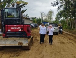 BPBD, Dinas PUPR, DLHK Kendari Kolaborasi Bersihkan Lumpur Yang Menutupi Jalan Tunggala Baito di Kelurahan Wua-Wua