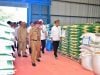 Presiden RI Joko Widodo Kunjungi Pergudangan Bulog Laende dan Bagikan Bantuan Pangan di Kabupaten Muna