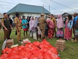 Sambut Hari Raya Idul Adha, Pj Bupati Konawe Sumbang Satu Ekor Sapi Qurban Bagi Warga Desa Muara Sampara
