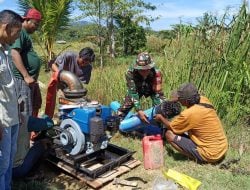 Bantuan dari Dinas Pertanian Konawe, Babinsa 03/Lambuya Dampingi Uji Coba Alat Mesin Pompanisasi Pertanian di Desa Pusangi