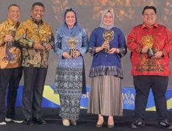 Calon Wakil Bupati Konawe Dessy Indah Rachmat Raih Penghargaan Tokoh Politik Inspiratif Sultra Award 2024