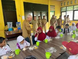 Dukung Program Asta Cita Presiden RI Prabowo Subianto, Pemprov Sultra Gelar Uji Coba Pemberian Makan Bergizi Gratis Bagi Anak Kurang Mampu