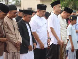 Kapolresta Kendari Gelar Shalat Idul Fitri 1446 H Bersama Masyarakat di Halaman Mapolresta Kendari