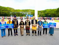 Gelar Peringatan Hardiknas 2025, Sekda Sultra Tekankan Pentingnya Partisipasi Semesta dalam Pendidikan