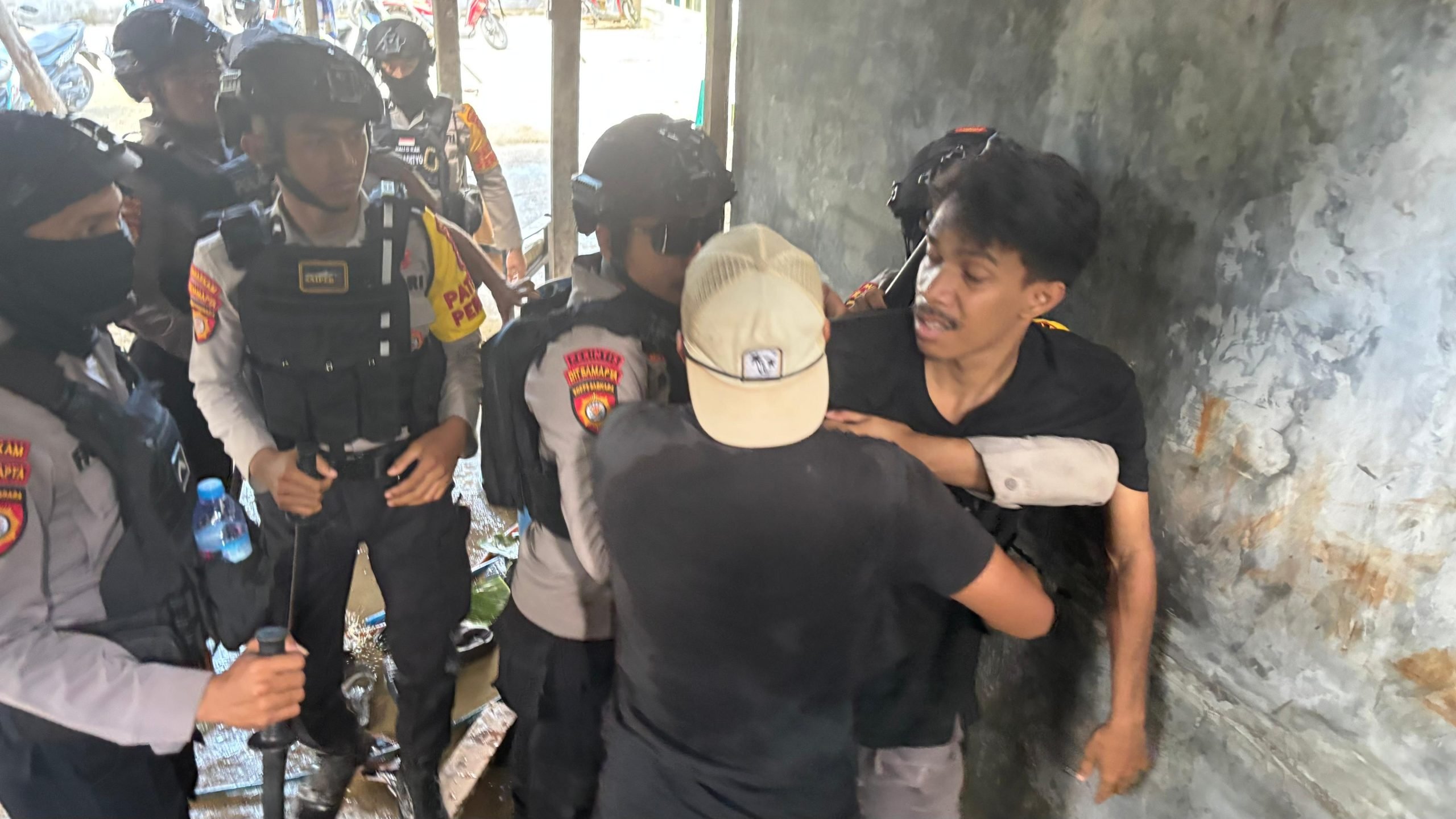 Satgas Ops Pekat Anoa 2025 Gerebek Arena Judi Sabung Ayam di Kemaraya, Tangkap 1 Pelaku dan Sejumlah Barang Bukti