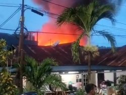 Sebuah Rumah di Kelurahan Punggaloba Habis Dilalap Si Jago Merah